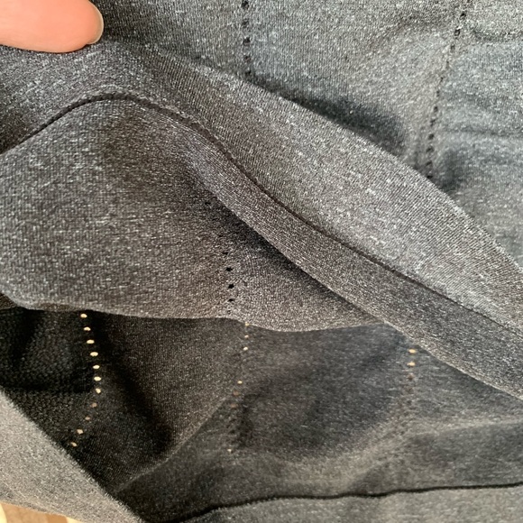 Fabletics Delta seamless top in dark gray - Picture 5 of 7